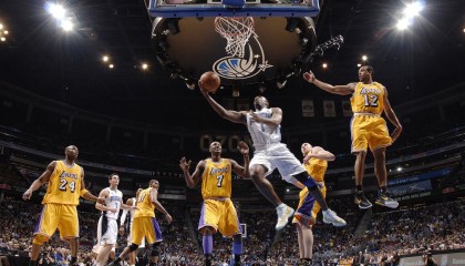 开云官网APP下载-环保与高速的平衡：F1的绿色转型路径，f1 环保