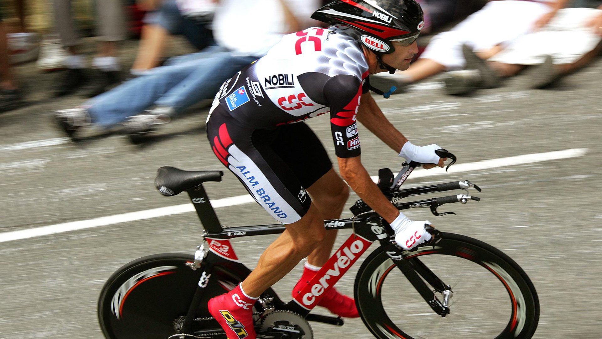 内容创新带动行业繁荣：从传统转播到短视频、多平台多形态，内容创作行业