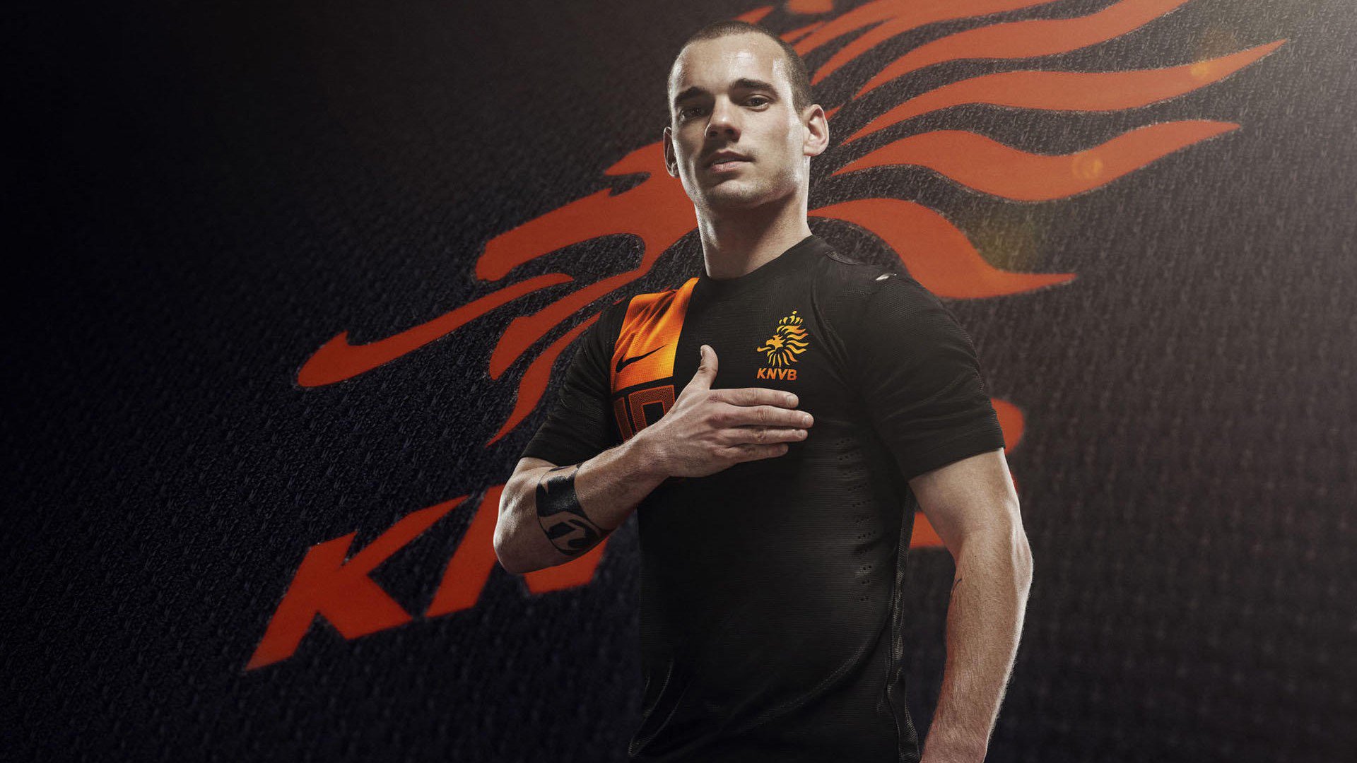 荷兰女足在预选赛中与西班牙队激战，荷兰女足吧